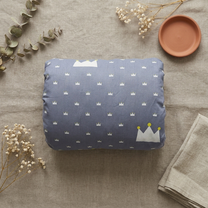 Little Manta Feeding Arm Pillow