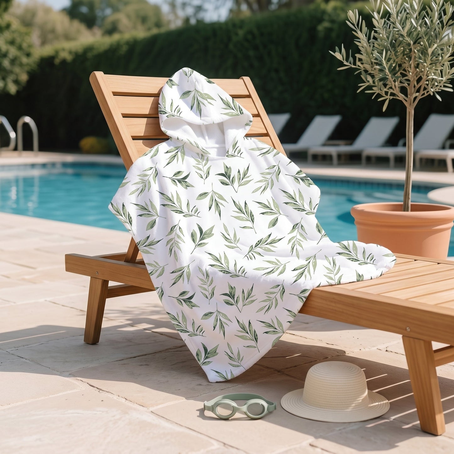 Little Manta Cuddle Kids Hooded Towel