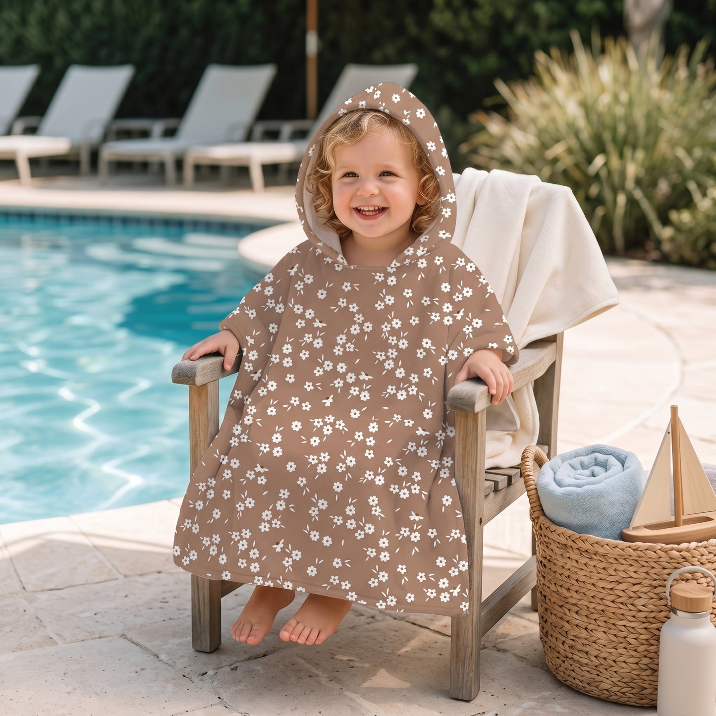 Little Manta Cuddle Kids Hooded Towel