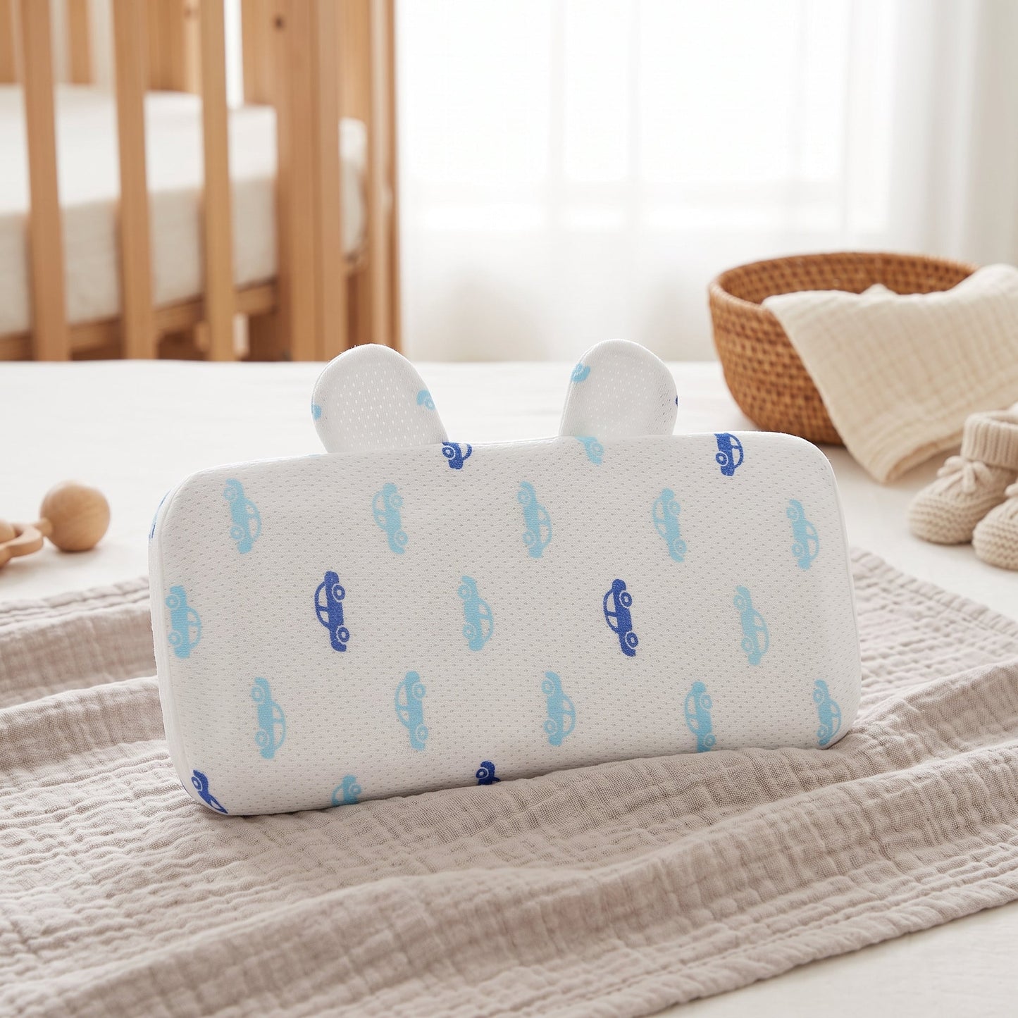 Little Manta Frost Nursing Arm Pillow