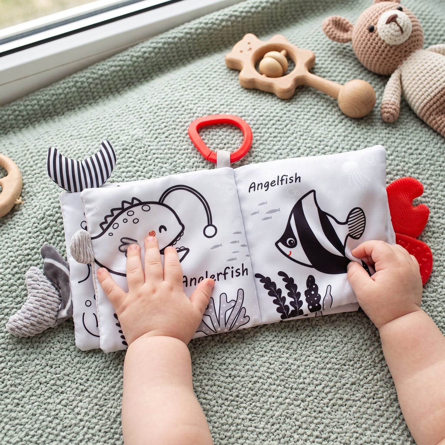Little Manta Sensory Baby Cloth Book