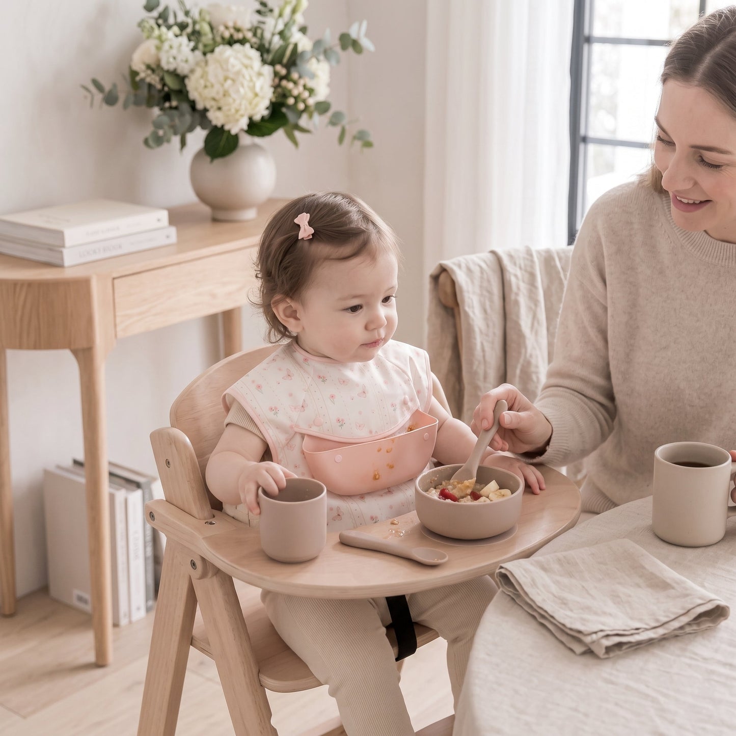 Little Manta Foldable Catch-All Mealtime Smock