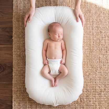 Little Manta Pastel Baby Lounger Nest