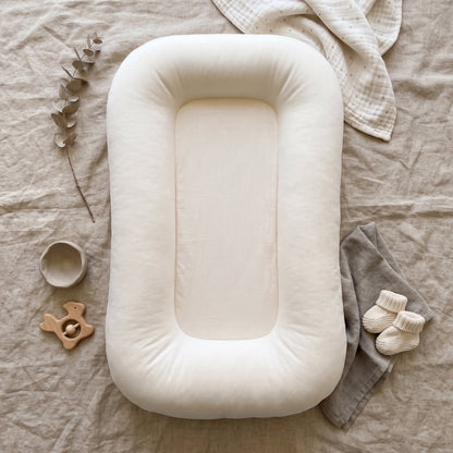 Little Manta Pastel Baby Lounger Nest
